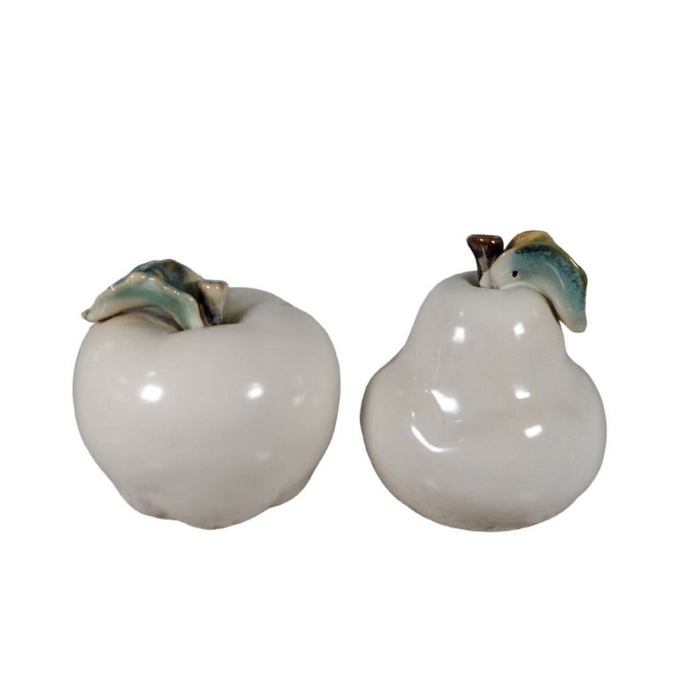Nantucket Home Apple & Pear Beige W/ Green Leaves Tabletop Shelf Sculptures